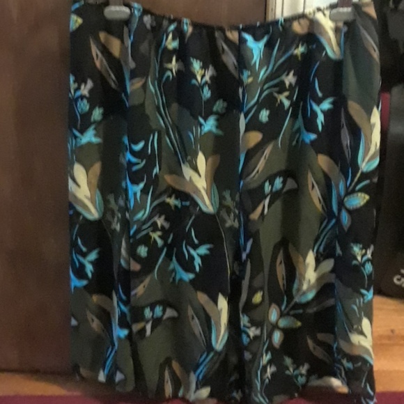 Pretty Floral Print Skirt, size L - Picture 3 of 6